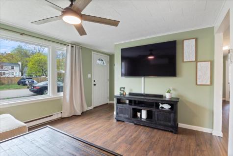 27 Rosewood Circle Sanford ME 04083