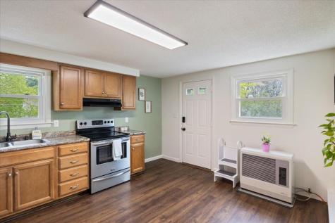 27 Rosewood Circle Sanford ME 04083