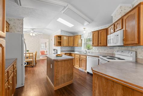 20 Marc Avenue Topsham ME 04086