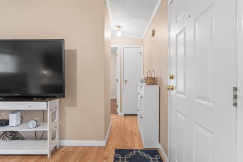 20 Marc Avenue Topsham ME 04086