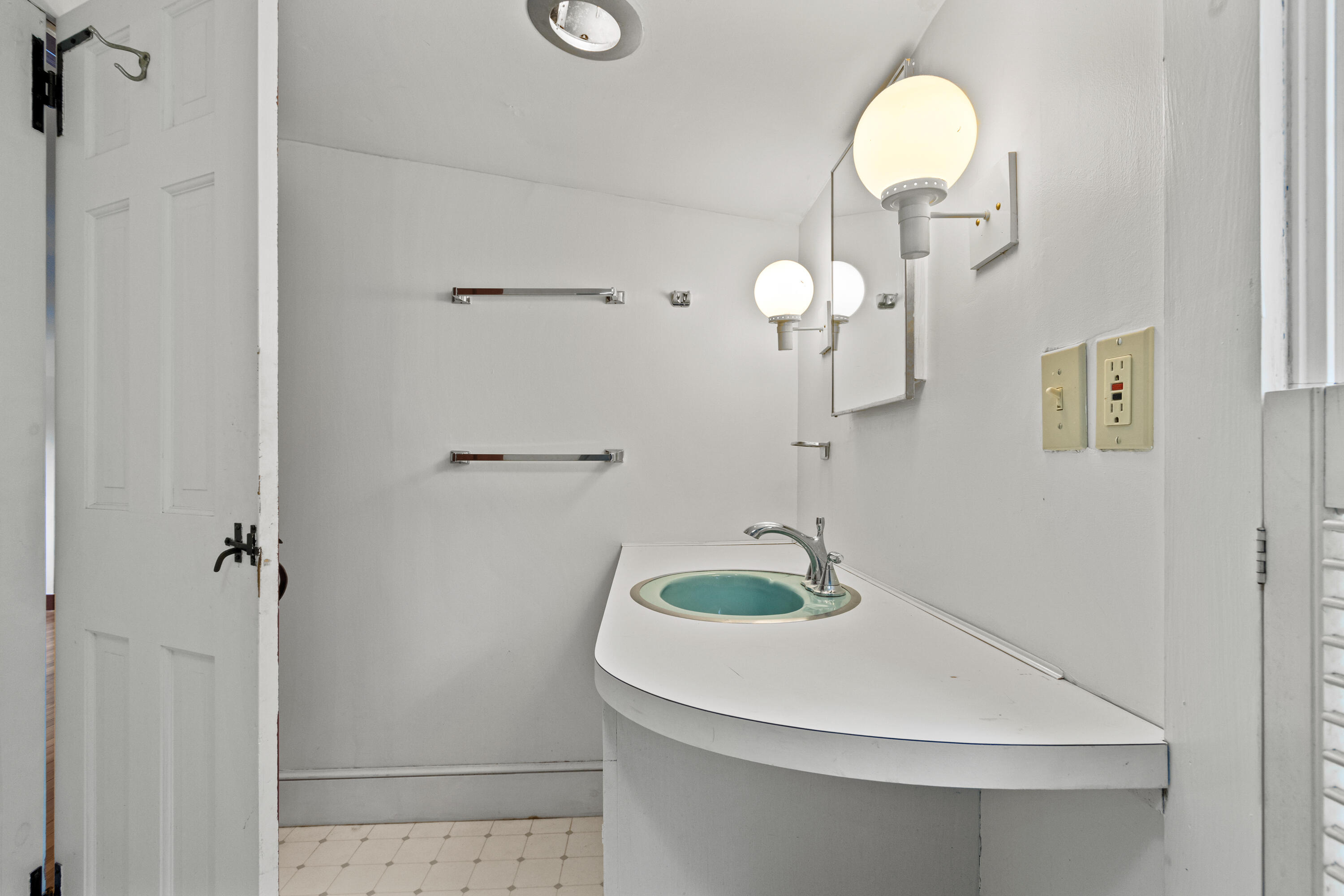 105 Brook Road Falmouth ME 04105