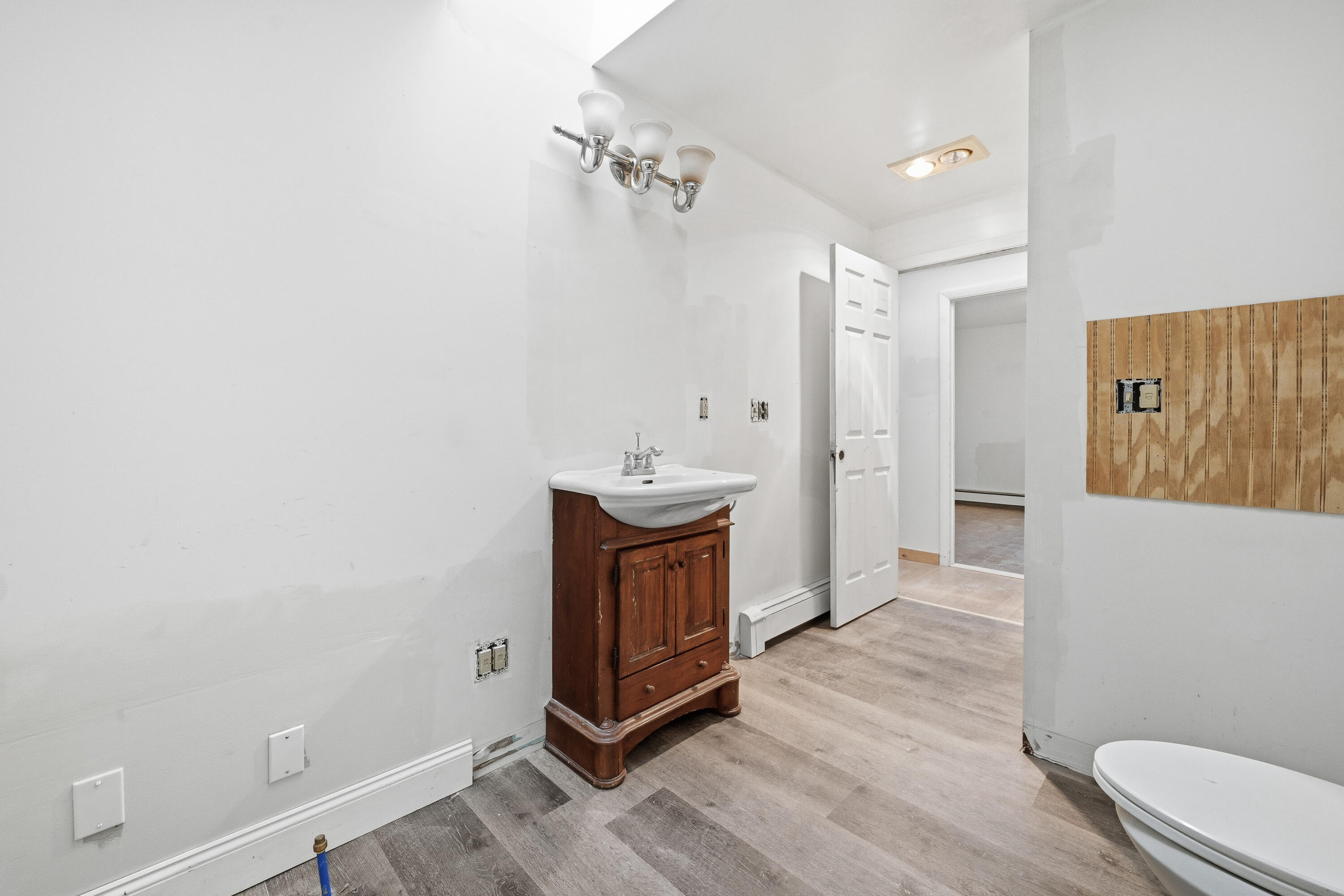 33 Robbins Road Union ME 04862