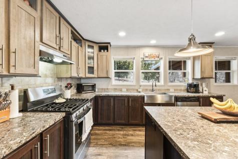 16 W Pleasant Street Oakland ME 04963