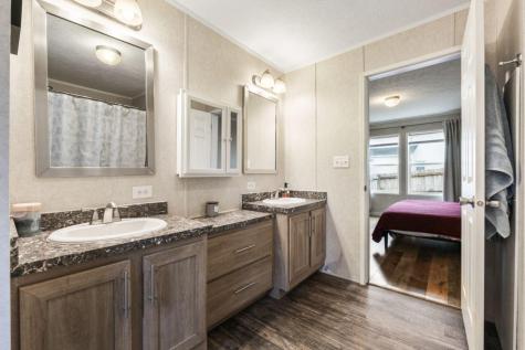 16 W Pleasant Street Oakland ME 04963