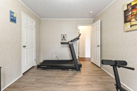16 W Pleasant Street Oakland ME 04963