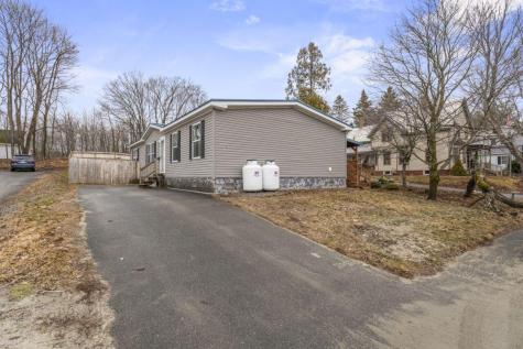 16 W Pleasant Street Oakland ME 04963