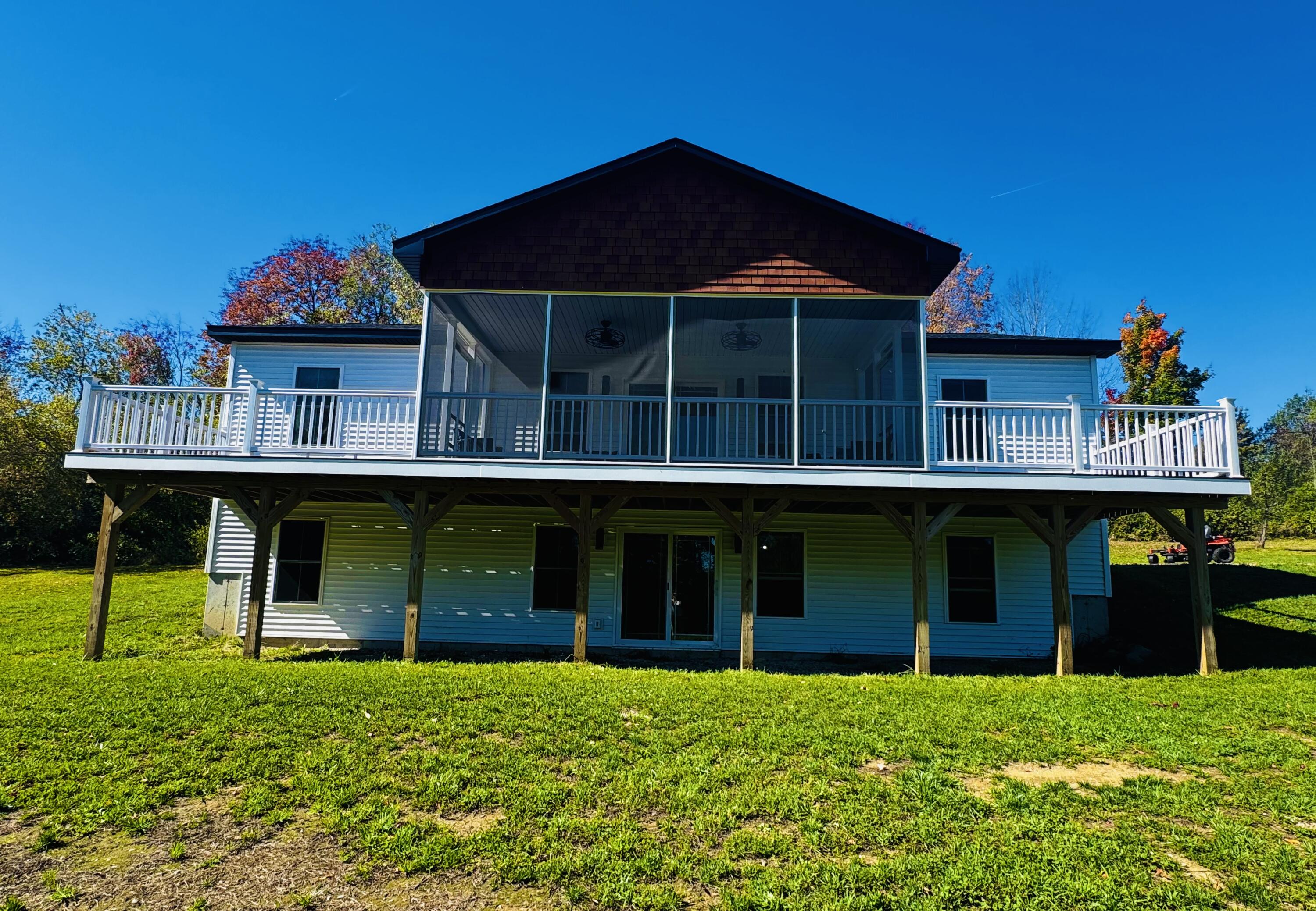 30 Grandview Drive Newport ME 04953