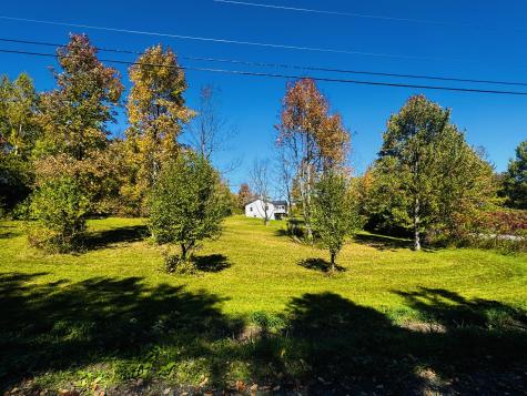 30 Grandview Drive Newport ME 04953