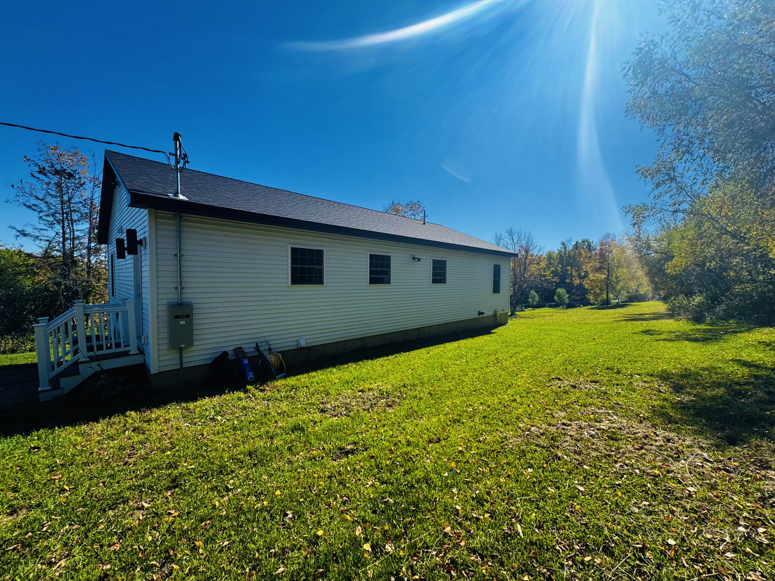 30 Grandview Drive Newport ME 04953