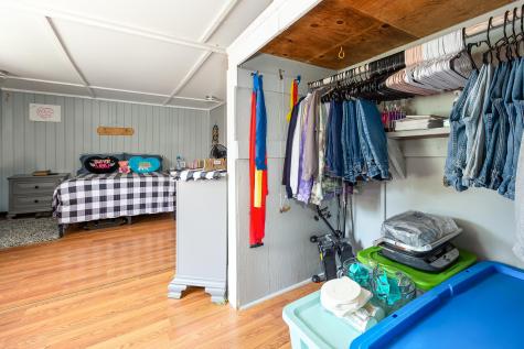 10 Riverside Avenue Mexico ME 04257