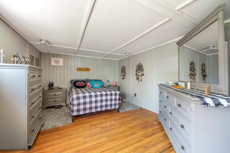 10 Riverside Avenue Mexico ME 04257