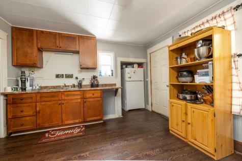 10 Riverside Avenue Mexico ME 04257