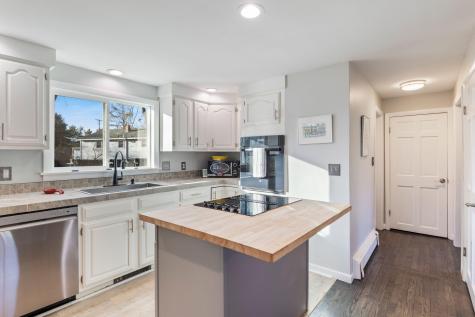 4 Jewett Road Cape Elizabeth ME 04107