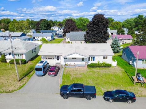 3 County Street East Millinocket ME 04430