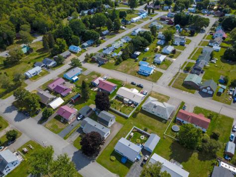 3 County Street East Millinocket ME 04430