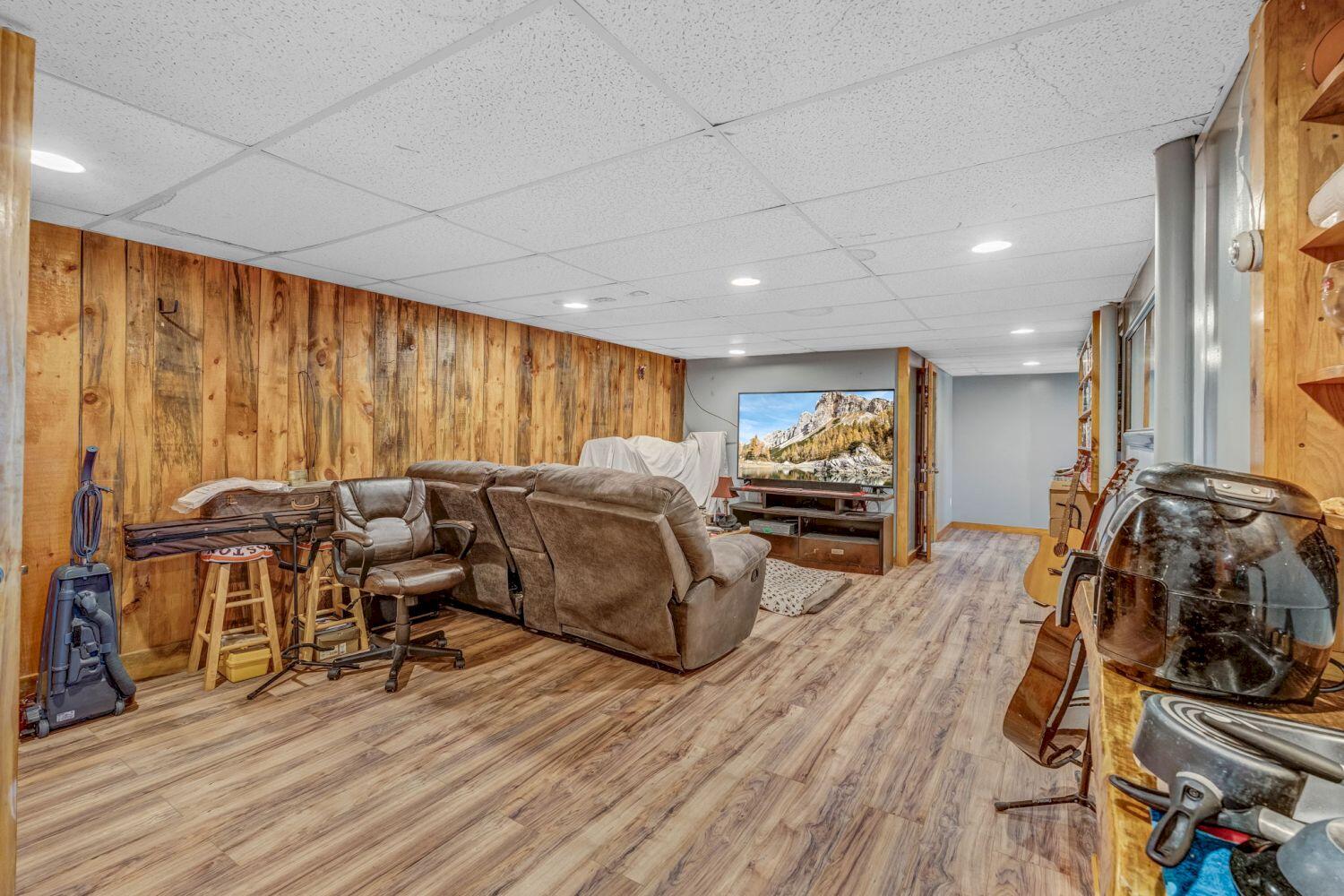 28 Davis Road Vienna ME 04360