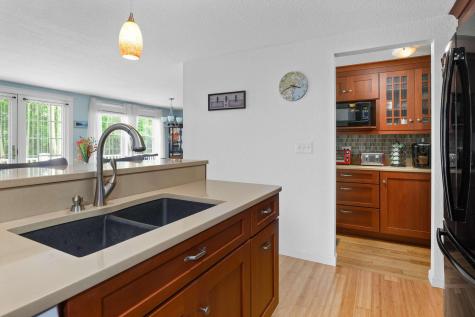 15 Loretta Lane York ME 03909