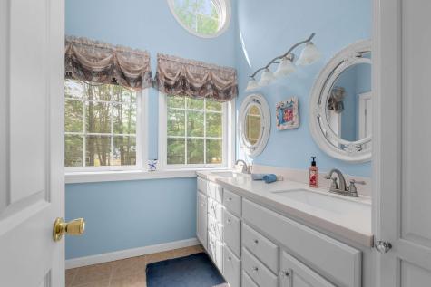 15 Loretta Lane York ME 03909