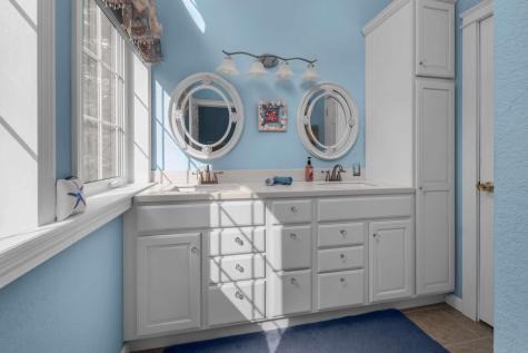 15 Loretta Lane York ME 03909