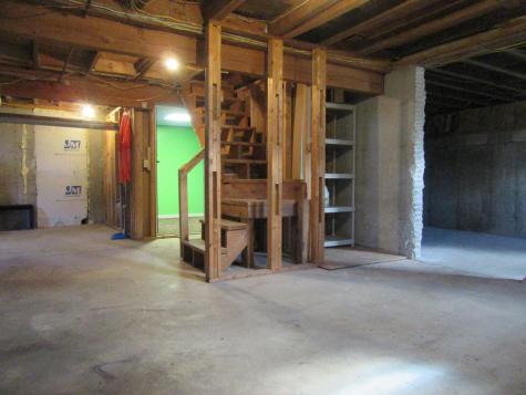 12 Dean Drive Oxford ME 04270
