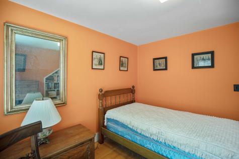 94 Narragansett Street Gorham ME 04038