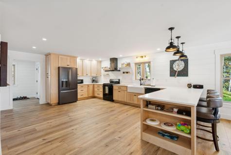 90 Macomber Road Readfield ME 04355