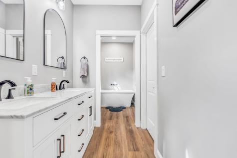 81 Fowler Road Hampden ME 04444