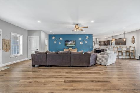 81 Fowler Road Hampden ME 04444