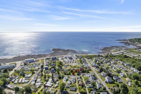 4 Richmond Street York ME 03909