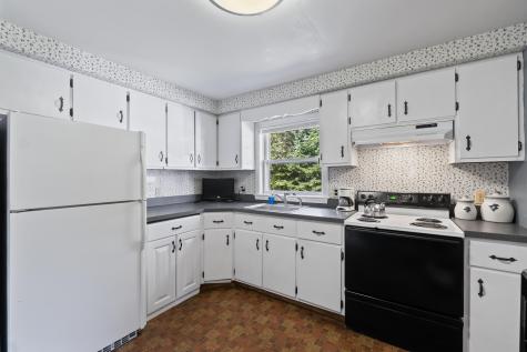 122 South Freeport Road Freeport ME 04032