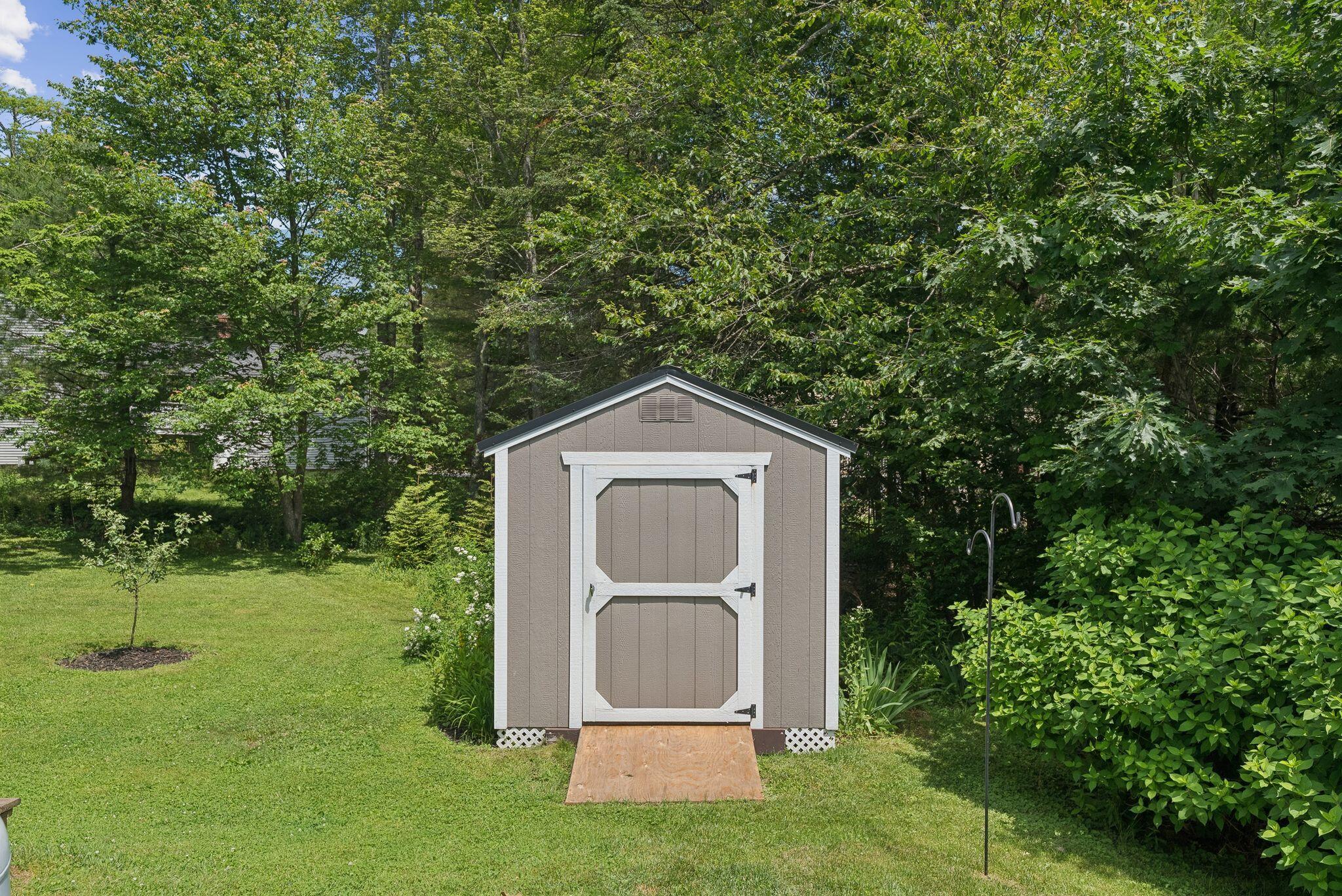 21 Arrowhead Drive Brunswick ME 04011