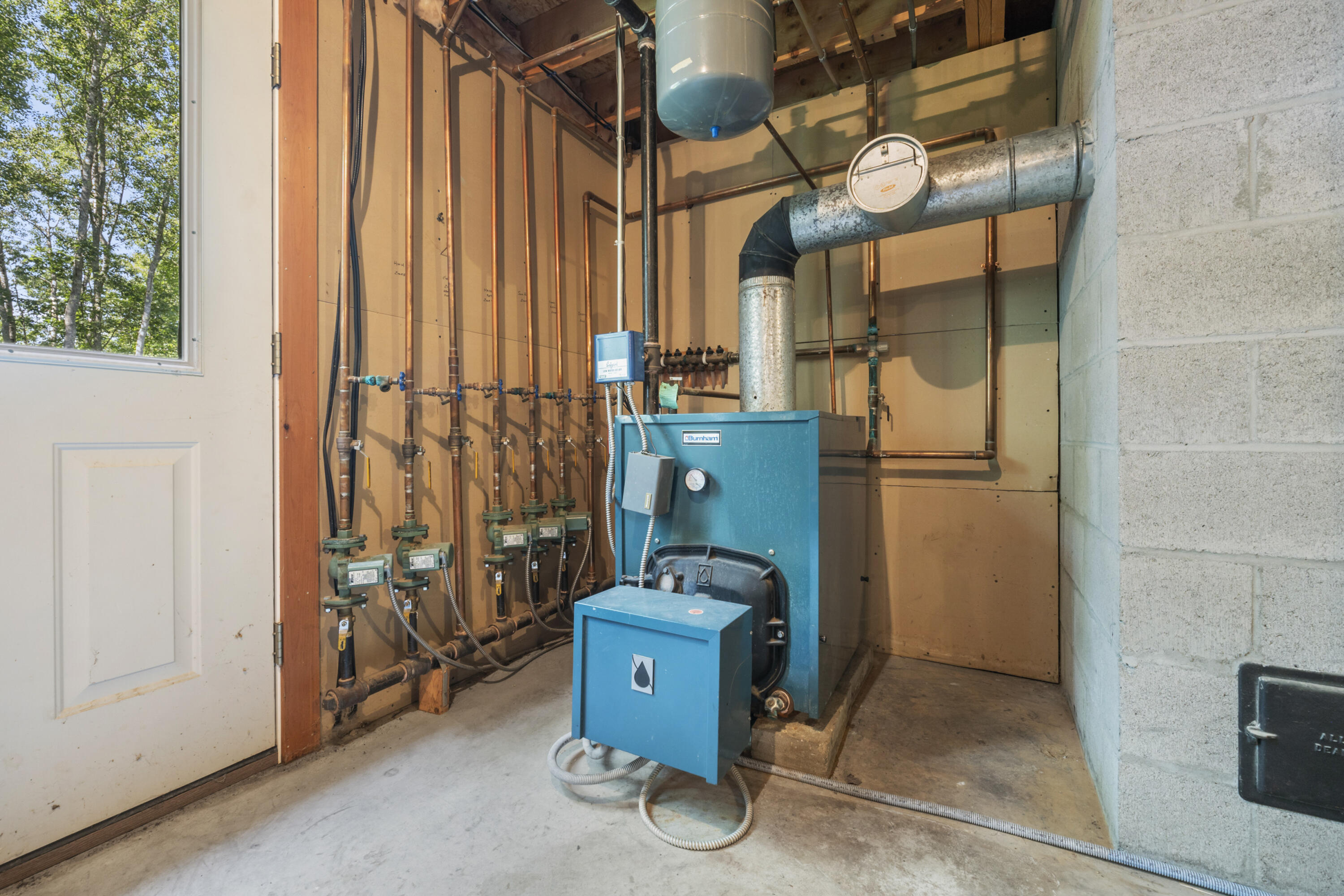 1515 Old Augusta Road Waldoboro ME 04572