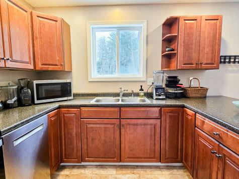 23 Paradise Row Lebanon ME 04027