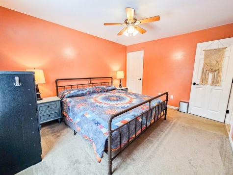 23 Paradise Row Lebanon ME 04027