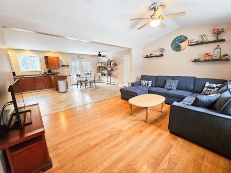 23 Paradise Row Lebanon ME 04027