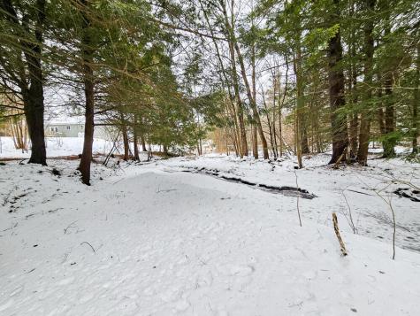 23 Paradise Row Lebanon ME 04027