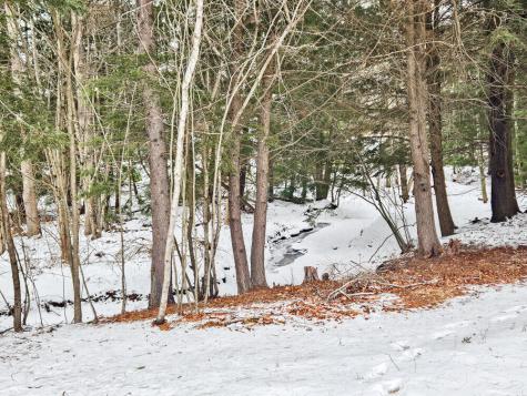 23 Paradise Row Lebanon ME 04027