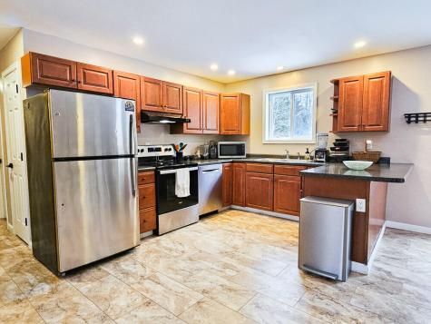 23 Paradise Row Lebanon ME 04027