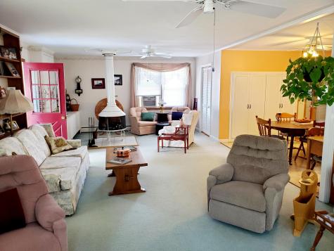 7 Roy Avenue Auburn ME 04210