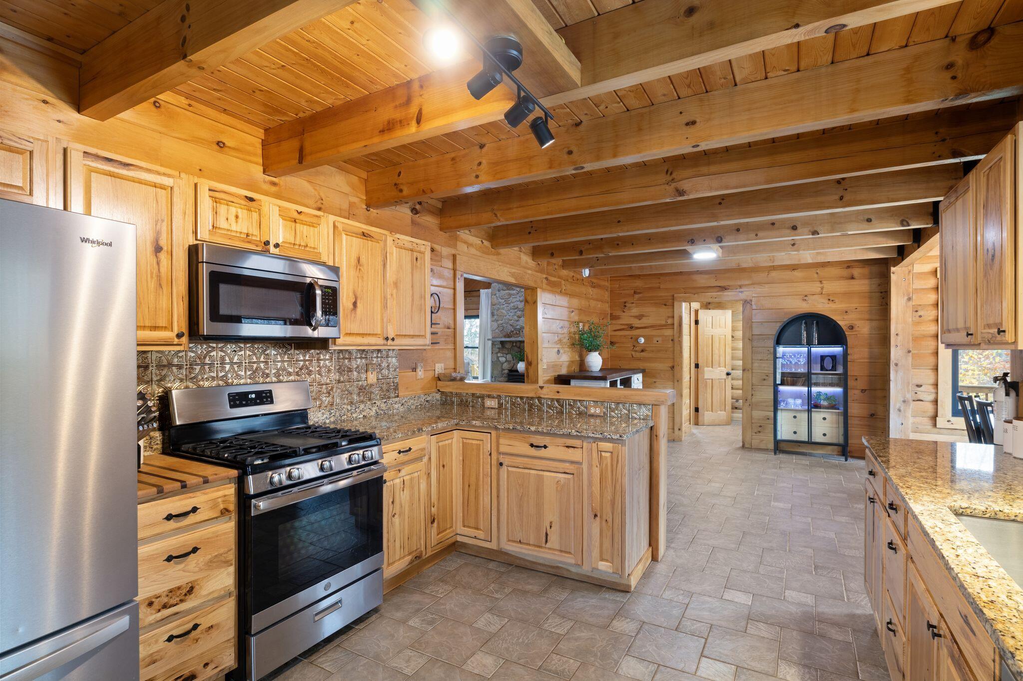 24 Suckerville Road Raymond ME 04071