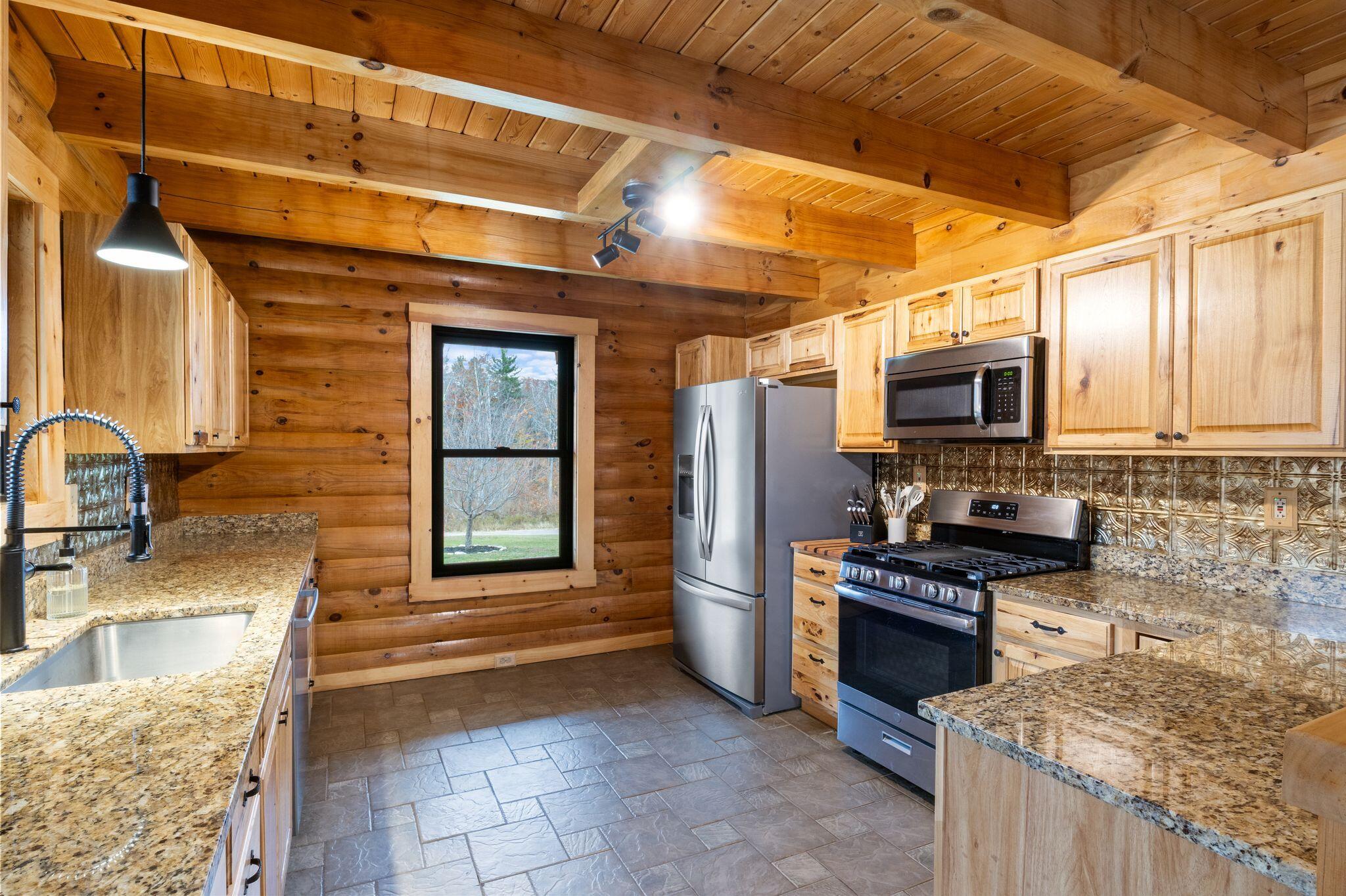 24 Suckerville Road Raymond ME 04071