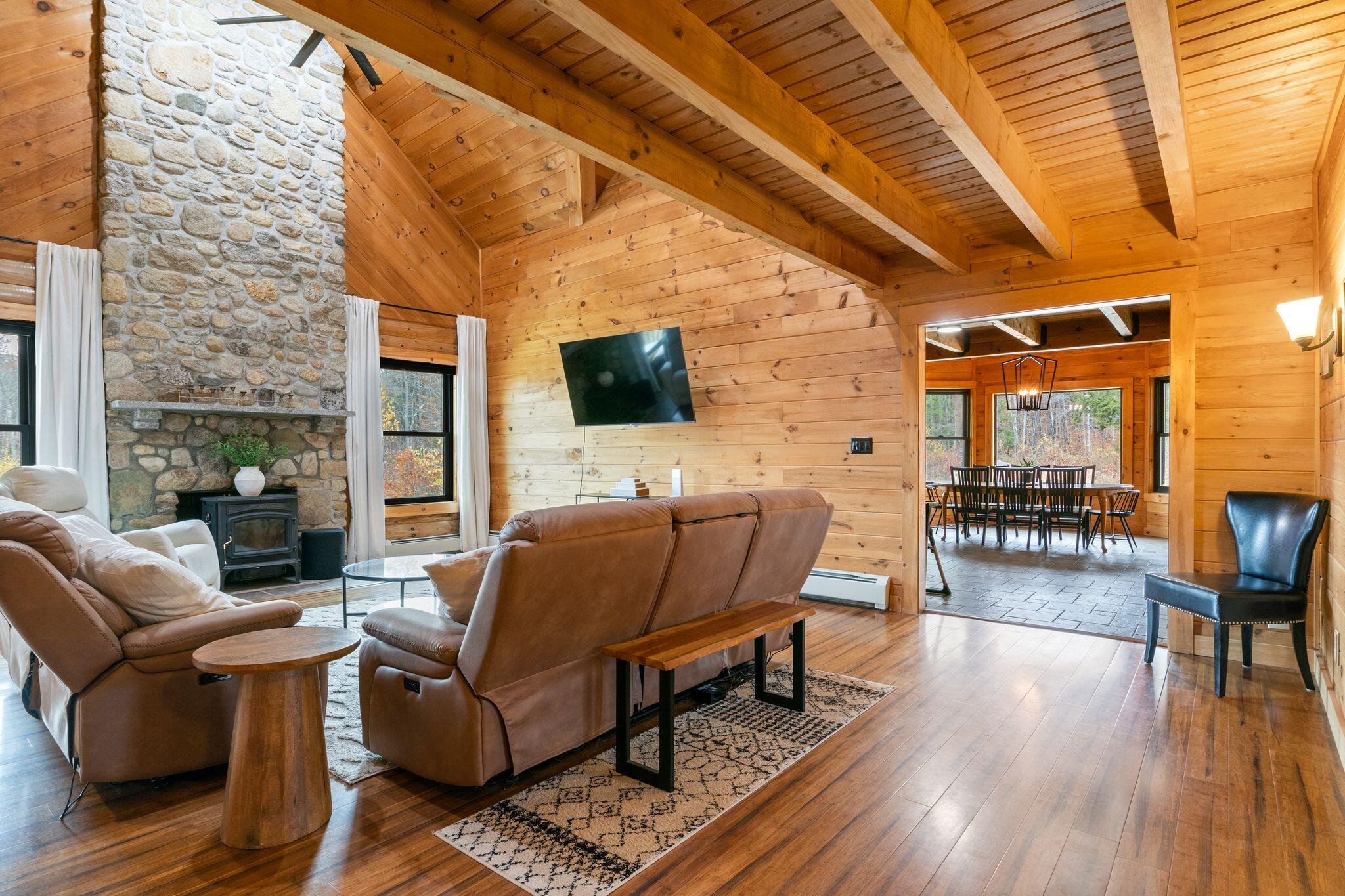 24 Suckerville Road Raymond ME 04071