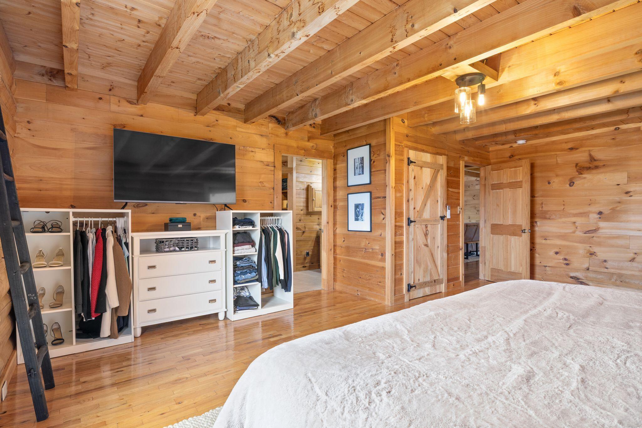 24 Suckerville Road Raymond ME 04071