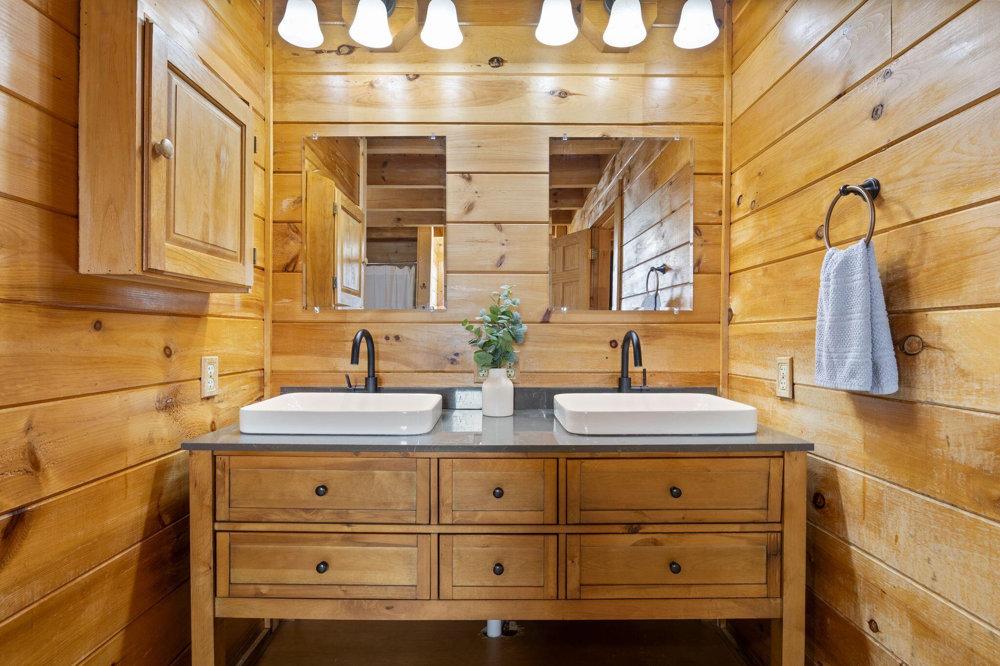 24 Suckerville Road Raymond ME 04071