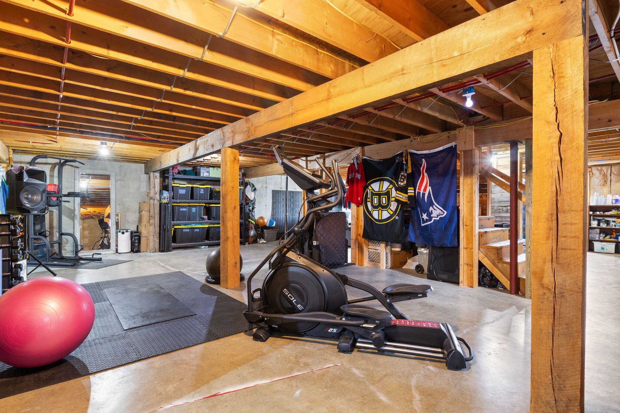 24 Suckerville Road Raymond ME 04071