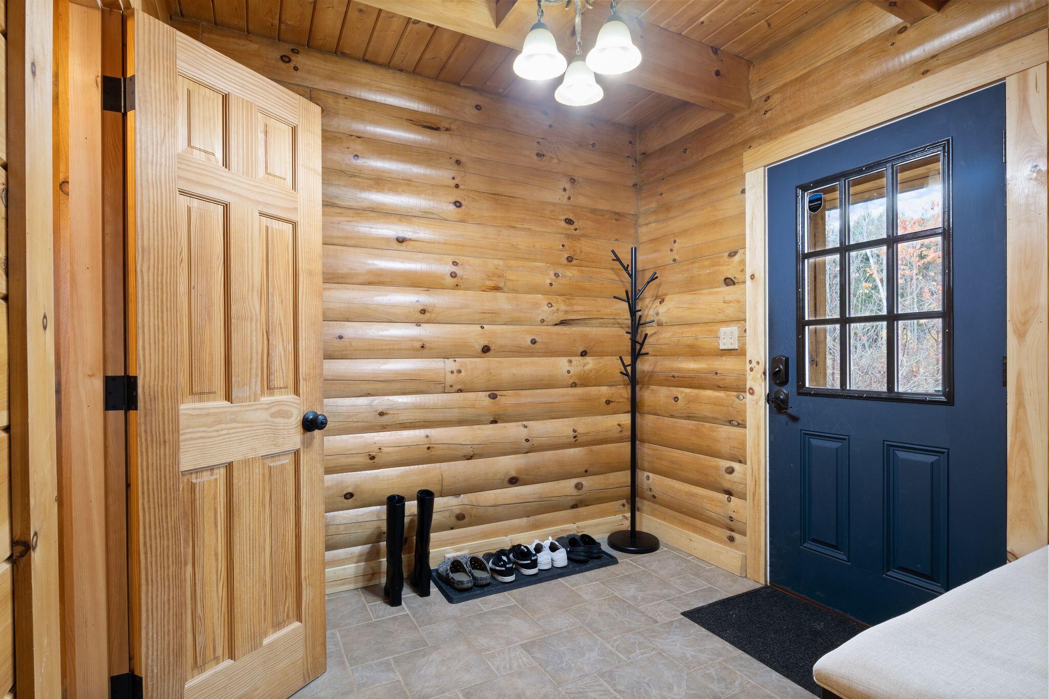 24 Suckerville Road Raymond ME 04071