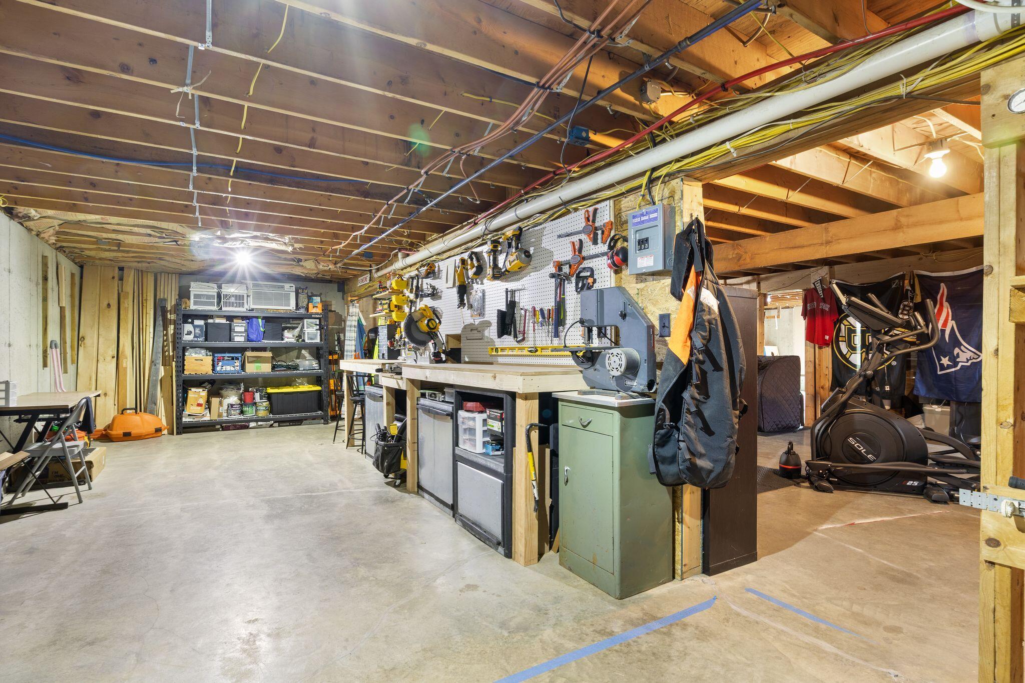 24 Suckerville Road Raymond ME 04071