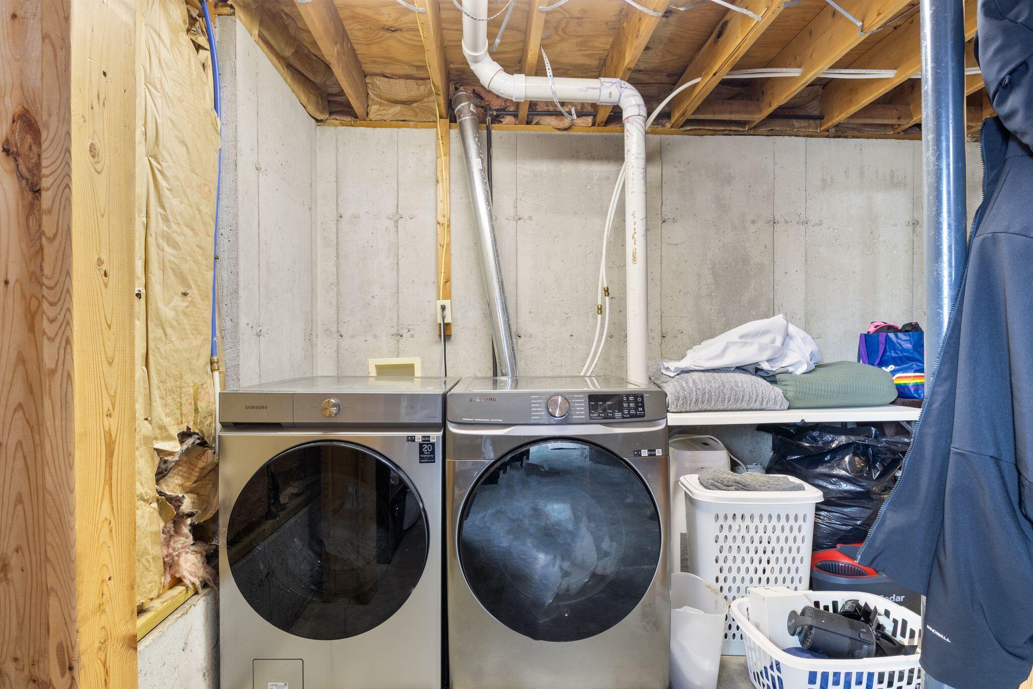 24 Suckerville Road Raymond ME 04071