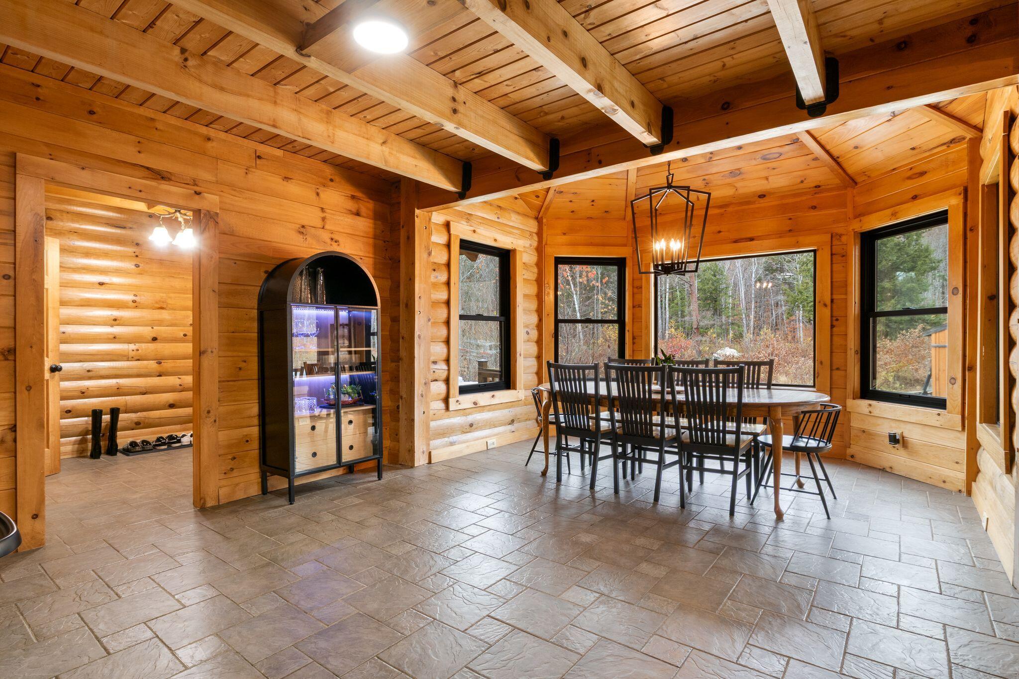 24 Suckerville Road Raymond ME 04071