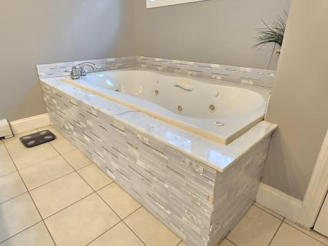 13 Sheffield Avenue Lewiston ME 04240